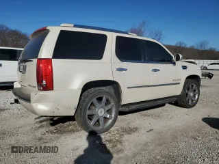 2008 Cadillac Escalade z VIN 1GYFK63898R227231, wystawiony jako Copart lot #46340945 z przebiegiem 166 797 mil mil oraz Szkoda całkowita • Salvage title. Historia ofert i sprzedaży dostępna na DreamBid. Obrazek 3.