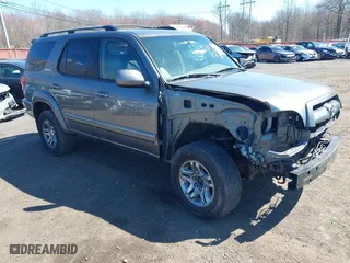 2006 Toyota Sequoia Limited with VIN 5TDBT48A76S261359, listed as a IAAI auction lot 41897236 with 263,938 mi miles. Bid and sale history available at carsss.com. Image 1.
