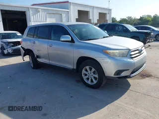 2013 Toyota Highlander with VIN 5TDZA3EHXDS031859, listed as a IAAI auction lot 41930139 with 140,920 mi miles and . Bid and sale history available at DreamBid. Image 1.