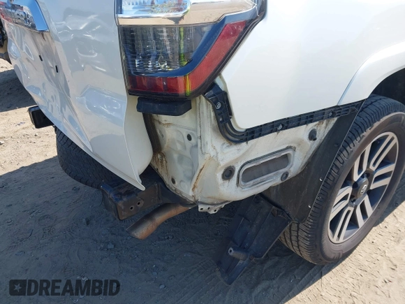 2015 Toyota 4Runner Limited with VIN JTEBU5JR0F5257299, listed as a IAAI auction lot 42029367 with 172,322 mi miles and . Bid and sale history available at carsss.com. Image 19.