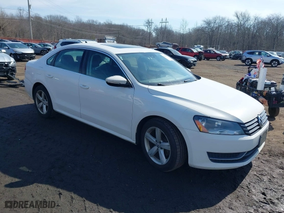 2012 Volkswagen Passat SE with VIN 1VWBP7A38CC020227, listed as a IAAI auction lot 41644536 with 227,205 mi miles. Bid and sale history available at carsss.com. Image 1.