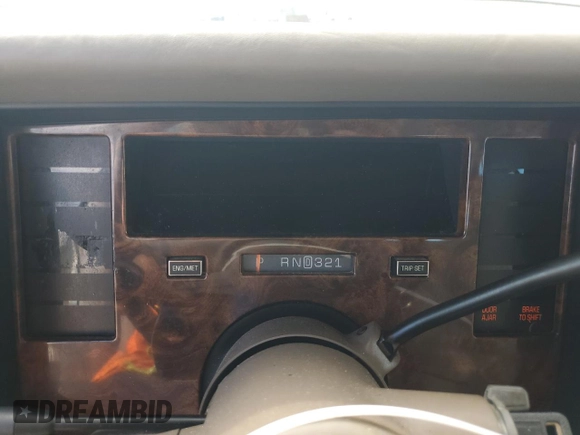 1996 Cadillac Fleetwood z VIN 1G6DW52P1TR715038, wystawiony jako Copart lot #69987194 z przebiegiem Nie podano mil oraz Szkody całkowita. Historia ofert i sprzedaży dostępna na DreamBid. Obrazek 9.