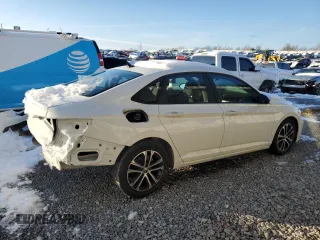 2024 Volkswagen Jetta Sport z VIN 3VWBM7BU5RM047747, wystawiony jako Copart lot #87579515 z przebiegiem 4 289 mil mil oraz Szkoda całkowita • Salvage title. Historia ofert i sprzedaży dostępna na DreamBid. Obrazek 3.