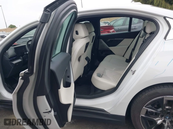 2024 BMW i5 eDrive40 with VIN WBY33FK03RCR99079, listed as a IAAI auction lot 42028540 with 28,827 mi miles and . Bid and sale history available at DreamBid. Image 8.