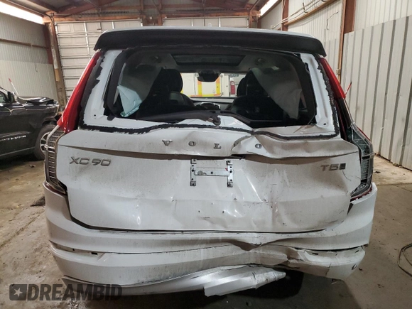 2022 Volvo XC90 Momentum with VIN YV4102PK0N1857697, listed as a Copart auction lot 43541605 with 0 mi miles and Salvage Title. Bid and sale history available at carsss.com. Image 6.