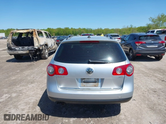 2008 Volkswagen Passat Komfort z VIN WVWLK73C38E053716, wystawiony jako IAAI lot #42176595 z przebiegiem 134 738 mil mil oraz . Historia ofert i sprzedaży dostępna na DreamBid. Obrazek 16.