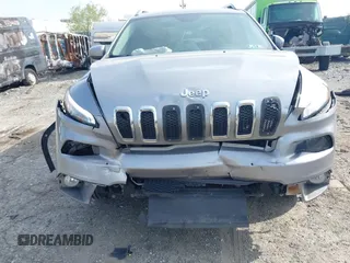 2015 Jeep Cherokee Latitude with VIN 1C4PJMCBXFW639671, listed as a IAAI auction lot 42132976 with 88,931 mi miles. Bid and sale history available at carsss.com. Image 6.
