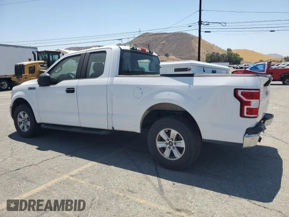 2018 Ford F-150 XL z VIN 1FTEX1C52JKE31993, wystawiony jako Copart lot #54867525 z przebiegiem 121 290 mil mil oraz Szkoda całkowita • Salvage title. Historia ofert i sprzedaży dostępna na DreamBid. Obrazek 2.