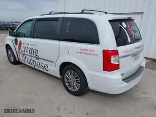 2014 Chrysler Town & Country Touring-L 30th Anniversary with VIN 2C4RC1CG2ER351485, listed as a IAAI auction lot 41599197 with 118,022 mi miles. Bid and sale history available at carsss.com. Image 3.