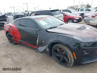 2019 Chevrolet Camaro 1SS with VIN 1G1FE1R73K0141237, listed as a IAAI auction lot 41550025 with 35,477 mi miles. Bid and sale history available at carsss.com. Image 6.