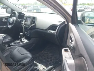 2020 Jeep Cherokee Latitude Plus with VIN 1C4PJMLB1LD569548, listed as a IAAI auction lot 42330117 with 37,897 mi miles and . Bid and sale history available at DreamBid. Image 5.
