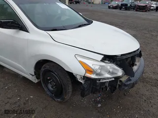 2015 Nissan Altima 2.5 with VIN 1N4AL3AP0FN372447, listed as a IAAI auction lot 41896043 with 111,994 mi miles. Bid and sale history available at carsss.com. Image 6.