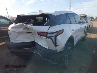 2024 Chevrolet Blazer EV eAWD LT z VIN 3GNKDBRJXRS260469, wystawiony jako IAAI lot #41810207 z przebiegiem 5356 mil mil oraz . Historia ofert i sprzedaży dostępna na DreamBid. Obrazek 4.
