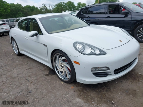 2013 Porsche Panamera with VIN WP0AA2A72DL014124, listed as a IAAI auction lot 42115410 with 184,206 mi miles. Bid and sale history available at carsss.com. Image 1.