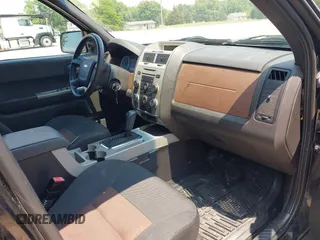 2008 Ford Escape XLT с VIN 1FMCU93198KA29776, выставлен на аукционе IAAI как лот 42385565 с пробегом 250 329 миль миль и . История ставок и продаж доступна на DreamBid. Изображение 5.