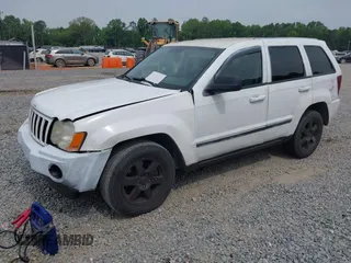 2008 Jeep Grand Cherokee Laredo with VIN 1J8GS48K88C113512, listed as a IAAI auction lot 42093765 with 251,406 mi miles. Bid and sale history available at carsss.com. Image 2.
