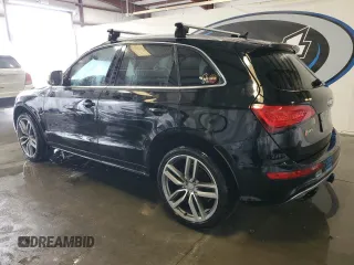 2014 Audi SQ5 Premium Plus z VIN WA1CGAFP8EA057710, wystawiony jako Copart lot #46312125 z przebiegiem 161 095 mil mil oraz Szkoda całkowita • Salvage title. Historia ofert i sprzedaży dostępna na DreamBid. Obrazek 2.