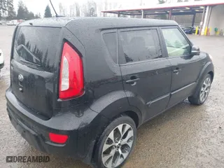 2013 Kia Soul + with VIN KNDJT2A66D7499510, listed as a IAAI auction lot 41602107 with 111,340 mi miles. Bid and sale history available at carsss.com. Image 4.