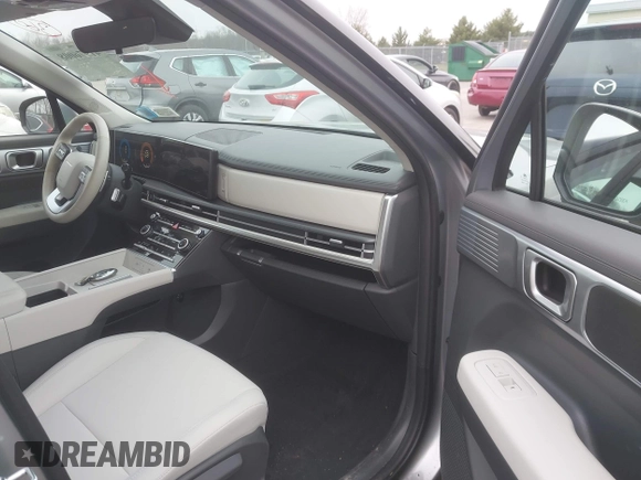 2024 Hyundai Santa Fe SE with VIN 5NMP1DGL2RH041164, listed as a IAAI auction lot 41976008 with 5,584 mi miles and . Bid and sale history available at DreamBid. Image 5.