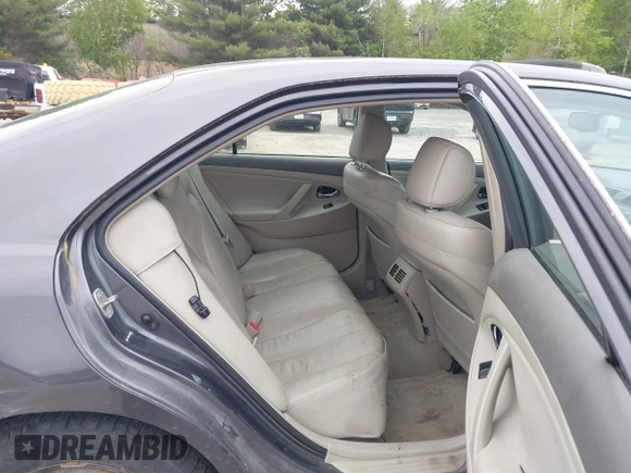 2007 Toyota Camry z VIN 4T1BB46K27U001703, wystawiony jako IAAI lot #42316610 z przebiegiem 211 752 mil mil oraz . Historia ofert i sprzedaży dostępna na DreamBid. Obrazek 8.