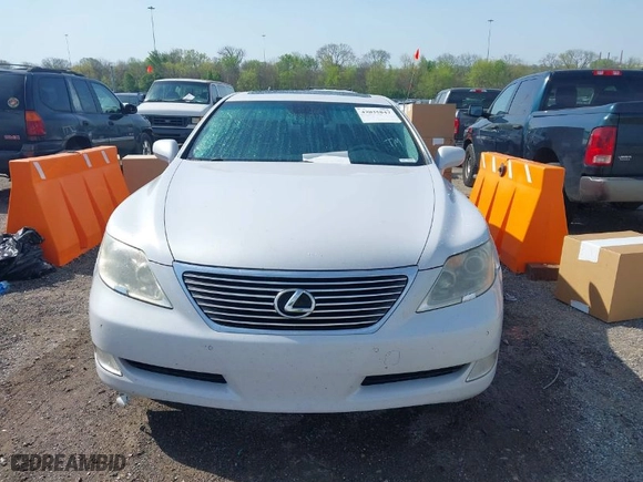 2008 Lexus LS 460 with VIN JTHBL46F285070311, listed as a IAAI auction lot 42035847 with 220,321 mi miles. Bid and sale history available at carsss.com. Image 12.