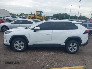 2020 Toyota RAV4 XLE with VIN 2T3W1RFV3LW100110, listed as a IAAI auction lot 42423963 with 29,066 mi miles and . Bid and sale history available at DreamBid. Image 14.
