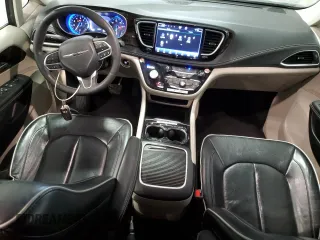 2023 Chrysler Pacifica Limited with VIN 2C4RC1GG8PR535410, listed as a Copart auction lot 60606085 with 74,370 mi miles and Clean title. Bid and sale history available at DreamBid. Image 8.