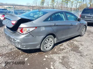 2011 Hyundai Sonata GLS with VIN 5NPEB4AC1BH072086, listed as a IAAI auction lot 41886576 with Not Provided miles and . Bid and sale history available at carsss.com. Image 4.