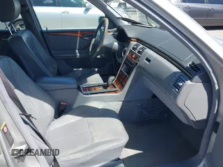 2001 Mercedes-Benz E 320 z VIN WDBJF65J51B311774, wystawiony jako IAAI lot #41953089 z przebiegiem 170 338 mil mil oraz . Historia ofert i sprzedaży dostępna na DreamBid. Obrazek 5.