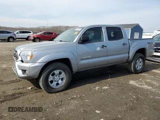 2015 Toyota Tacoma z VIN 3TMLU4EN0FM205580, wystawiony jako Copart lot #85667644 z przebiegiem 60 806 mil mil oraz Szkoda całkowita • Salvage title. Historia ofert i sprzedaży dostępna na DreamBid. Obrazek 1.