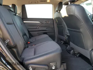 2017 Toyota Highlander LE with VIN 5TDZZRFH4HS233645, listed as a Copart auction lot 48684015 with 113,418 mi miles and Salvage title. Bid and sale history available at DreamBid. Image 11.