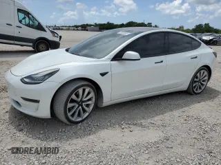 2018 Tesla Model 3 Long Range Battery z VIN 5YJ3E1EA4JF053647, wystawiony jako Copart lot #59940085 z przebiegiem 68 658 mil mil oraz Szkoda całkowita • Salvage title. Historia ofert i sprzedaży dostępna na DreamBid. Obrazek 1.
