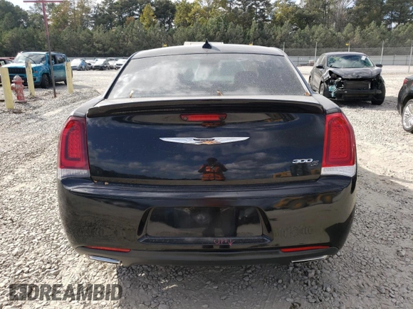 2020 Chrysler 300 S z VIN 2C3CCABTXLH122919, wystawiony jako Copart lot #78414584 z przebiegiem 122 180 mil mil oraz Szkody całkowita. Historia ofert i sprzedaży dostępna na DreamBid. Obrazek 6.