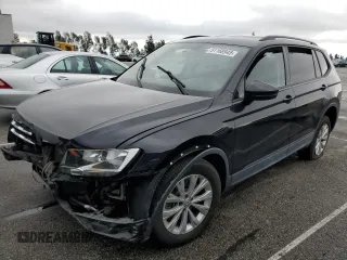 2020 Volkswagen Tiguan S z VIN 3VV1B7AX3LM161092, wystawiony jako Copart lot #51168945 z przebiegiem 41 793 mil mil oraz Szkoda całkowita • Salvage title. Historia ofert i sprzedaży dostępna na DreamBid. Obrazek 1.