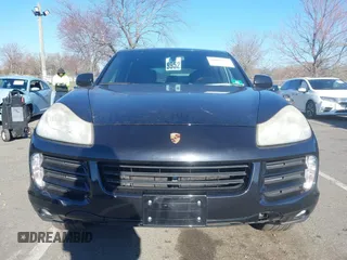 2008 Porsche Cayenne S z VIN WP1AB29P88LA34402, wystawiony jako IAAI lot #41892536 z przebiegiem 122 107 mil mil oraz . Historia ofert i sprzedaży dostępna na DreamBid. Obrazek 13.