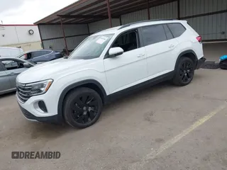 2024 Volkswagen Atlas SE с VIN 1V2WR2CA2RC560161, выставлен на аукционе IAAI как лот 42047000 с пробегом 16 063 миль миль и . История ставок и продаж доступна на DreamBid. Изображение 2.