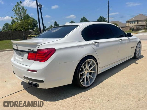 2010 BMW 7 Series 750Li with VIN WBAKB8C58ACY64395, listed as a Copart auction lot 41547175 with 137,375 mi miles and Salvage title. Bid and sale history available at DreamBid. Image 4.