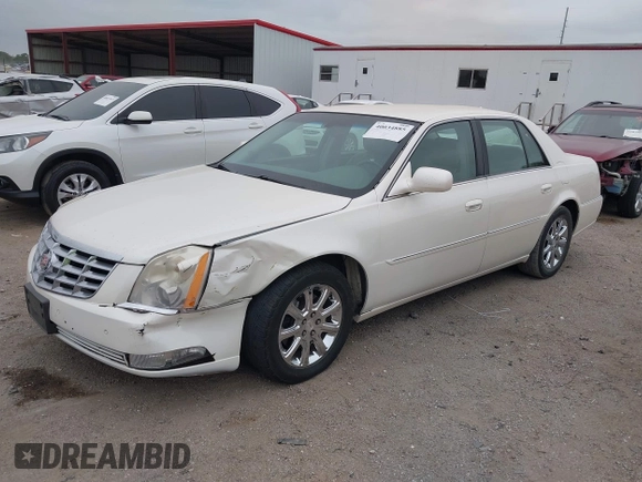 2008 Cadillac DTS 1SA z VIN 1G6KD57Y28U167974, wystawiony jako IAAI lot #40034885 z przebiegiem 116 010 mil mil oraz . Historia ofert i sprzedaży dostępna na DreamBid. Obrazek 2.
