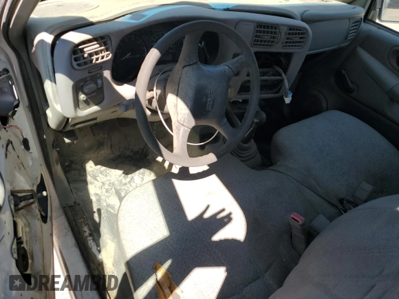 2002 GMC Sonoma SL z VIN 1GTCS145928258587, wystawiony jako Copart lot #56032085 z przebiegiem Nie podano mil oraz Tytuł czysty. Historia ofert i sprzedaży dostępna na DreamBid. Obrazek 8.