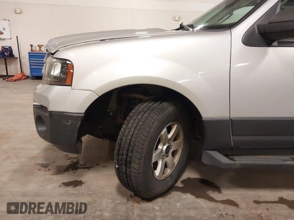 2015 Ford Expedition XL with VIN 1FMJU1GT2FEF24210, listed as a IAAI auction lot 42146158 with 213,276 mi miles and . Bid and sale history available at DreamBid. Image 6.