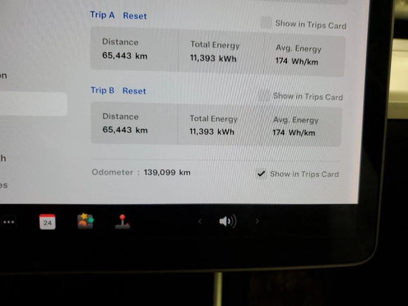 2019 Tesla Model 3 Mid Range with VIN 5YJ3E1EA9KF415439, listed as a Copart auction lot 50301445 with 139,099 mi miles and Salvage Title. Bid and sale history available at DreamBid. Image 9.
