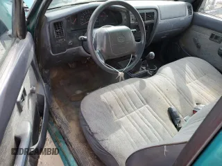 1998 Toyota Tacoma z VIN 4TANL42N6WZ034120, wystawiony jako Copart lot #48903775 z przebiegiem 247 982 mil mil oraz Czysty tytuł • Clean title. Historia ofert i sprzedaży dostępna na DreamBid. Obrazek 8.