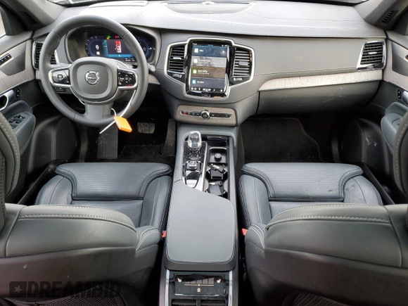 2024 Volvo XC90 Ultimate Bright Theme z VIN YV4H60CF7R1171611, wystawiony jako Copart lot #46772815 z przebiegiem 24 320 mil mil oraz Szkoda całkowita • Salvage title. Historia ofert i sprzedaży dostępna na DreamBid. Obrazek 8.