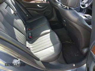 2017 Mercedes-Benz E 300 Luxury с VIN WDDZF4KB2HA228511, выставлен на аукционе IAAI как лот 42032270 с пробегом Не указан миль и . История ставок и продаж доступна на DreamBid. Изображение 8.