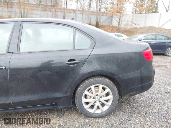 2011 Volkswagen Jetta SE с VIN 3VWBZ7AJ9BM395274, выставлен на аукционе IAAI как лот 41672902 с пробегом 79 218 миль миль и . История ставок и продаж доступна на DreamBid. Изображение 14.