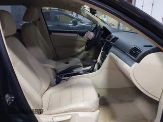 2013 Volkswagen Passat SE z VIN 1VWBH7A38DC085268, wystawiony jako IAAI lot #41811430 z przebiegiem 155 813 mil mil oraz . Historia ofert i sprzedaży dostępna na DreamBid. Obrazek 5.