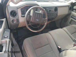 2010 Ford F-250 XL z VIN 1FTSX2BR4AEB37751, wystawiony jako Copart lot #62980735 z przebiegiem 294 465 mil mil oraz Czysty tytuł • Clean title. Historia ofert i sprzedaży dostępna na DreamBid. Obrazek 8.