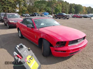 2006 Ford Mustang Standard with VIN 1ZVFT84N965166306, listed as a IAAI auction lot 40580690 with 113,233 mi miles and . Bid and sale history available at carsss.com. Image 1.