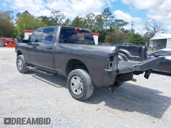 2023 Ram 2500 Tradesman z VIN 3C6UR5CJ9PG503984, wystawiony jako IAAI lot #41855474 z przebiegiem 47 131 mil mil oraz . Historia ofert i sprzedaży dostępna na DreamBid. Obrazek 3.