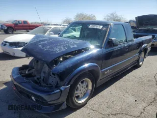 2000 Chevrolet S-10 LS with VIN 1GCCS19W2Y8253502, listed as a Copart auction lot 46903875 with 124,135 mi miles and Salvage Title. Bid and sale history available at carsss.com. Image 1.